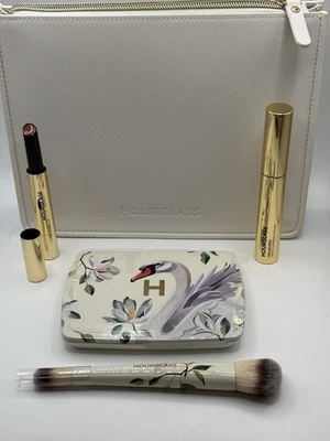 Hourglass SWAN Ambient Lighting Palette and Dual Brush BUNDLE  Limited Edition - Image 1 of 4