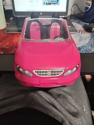 芭比美泰粉红色Glam可转换汽车2013 — 第 1/4 张图片
