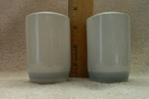 Keramik Salz & Pfefferstreuer Creme/Pastell Grün Streifen Hergestellt in Japan - Bild 1 von 8