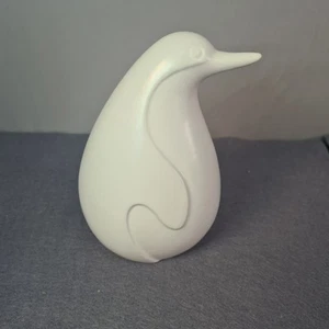 Pereiras Ceramic White Penguin Statue Artic Animal Decor Made in Portugal 15cm - Picture 1 of 6
