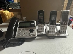 VTech Digital Answering Machine - 3 Handsets Corded/Cordless Phone Plus Machine - Picture 1 of 15