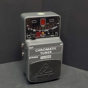 Behringer TU300 Chromatisches Stimmgerät Gitarren-Effekt-Pedal - Bild 1 von 3