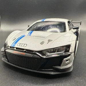 Motormax Audi R8 LMS GT3 Silver Timeless Legends Series NTW Variant - Loose 1:24 - Picture 1 of 14