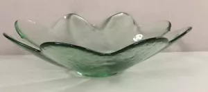 HANDGEMACHTES GRÜNES GLAS_BLUMENFORM_BLÜTENBLATTSCHALE/MITTELSTÜCK_EXC_Org Papieretikett - Bild 1 von 8