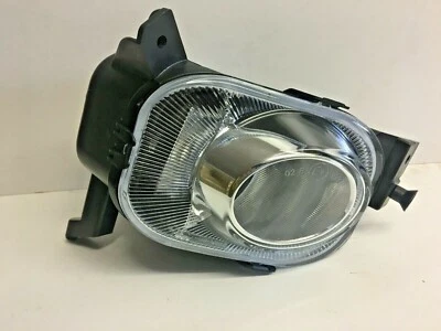 FITS VAUXHALL CORSA D FRONT FOG LIGHT DRIVERS SIDE RIGHT HAND 2006 TO 2008 MODEL - Image 1 of 3