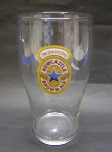 Vaso de cerveza Newcastle Brown Ale Nonic Inglaterra - Imagen 1 de 3