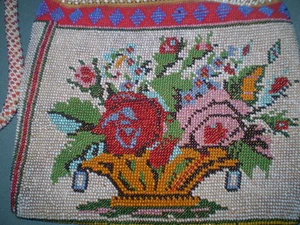 RARE ANTIQUE OTTOMAN ANTIQUE-GLASS-BEADS-BEADED-BEADWORK-LADYS-PURSE - Picture 1 of 12