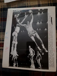 1963 BILL RUSSELL NBA BASKETBALL PHOTO BOSTON CELTICS BILLY MCGILL HOF LEGEND  - Picture 1 of 9