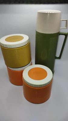 一套老式玻璃保温饮用水保温瓶和3个保温储罐 — 第 1/4 张图片