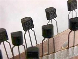 10 Motorola VN2222LL N-Channel Vertical DMOS FETs - Picture 1 of 1
