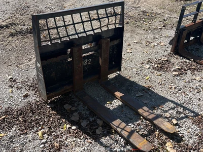 Bobcat 2020 48" accesorio de horquilla universal minicargadora placa de montaje bidadoo Foto 1 de 4