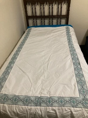 Funda nórdica doble blanca con borde bordado azul, farsa a juego Shabby Chic Foto 1 de 4