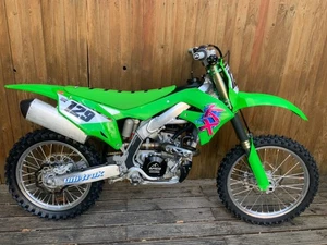 2024 KAWASAKI KXF250 50TH ANNIVERSARY EDITION - ONLY 23 HOURS USE - Picture 1 of 13