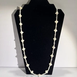 Vintage Perlen Cluster Halskette 31" Schnur weiß lang Kostüm Halloween - Bild 1 von 5