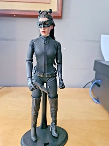 Figura de acción Hot Toys Catwoman Batman escala 1/6 Toy DC - Imagen 1 de 5