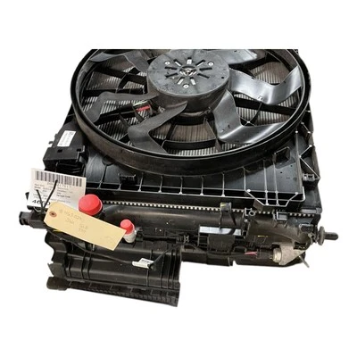 2021-2023 MERCEDES GLE 350 2.0L FRONT ENGINE COOLING RADIATOR W/ FAN 1679061804 Foto 1 de 4