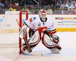 Miikka Kiprusoff in Net Stance Calgary Flames 8x10 NHL Hockey Photo - Picture 1 of 1