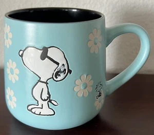 Peanuts Snoopy Joe Cool & Woodstock Daisies Flowers Blue 18 oz Mug NWT - Picture 1 of 5