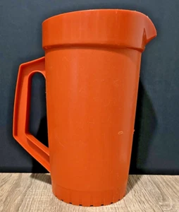 Jarra Tupperware vintage HARVEST NARANJA 2 CUARTOS #800-11 con tapa de botón pulsador - Imagen 1 de 5