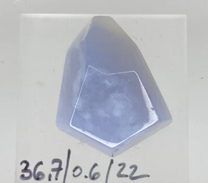 CHALZEDON FREEFORM (36.7 cts) Chalcedony Cabochon, Tanzania - Picture 1 of 2