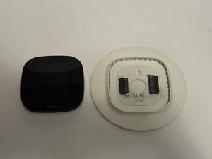 ecobee3 Smart Thermostat Alexa EB-STATZE3-02 (THERMOSTAT W/ MOUNTING PLATE) - Picture 1 of 6