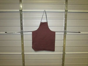 NEW HEAVY DUTY COTTON WORK APRON, 33" x 25", BERRY (RR) - Picture 1 of 1