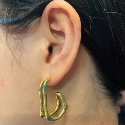 Retro 18K Gold Vacuum Plated Copper C-shaped Bone Chinese Knot Earrings - Image 1 of 3