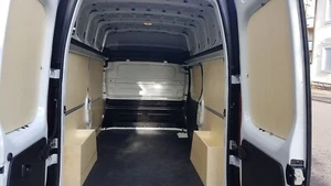 RENAULT Trafic L2H2 - Einbau Ladungssicherungspaket Airline Zurrschienen - Bild 1 von 4
