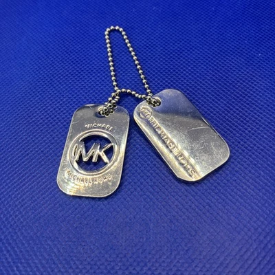 Llavero Michael Kors etiquetas para perro de 1 pulgada Foto 1 de 4