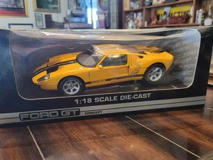 Ford GT Concept 1/18 Scale Die Cast Yellow W/Black Bean Stalk Group #10021 New - Picture 1 of 5