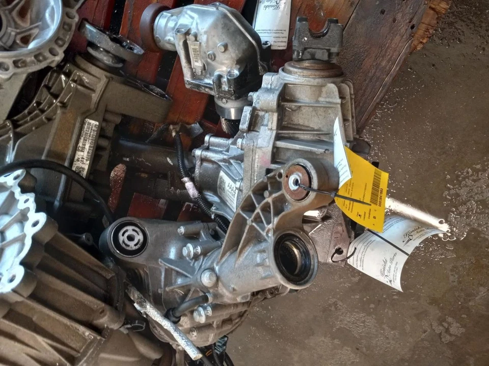 GMC YUKON XL 1500 2015-2016 CARRIER FRONT AXLE 3.23 RATIO 1648048 Foto 1 de 1