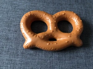 Little Tikes Dinner Food Pretzel Snack Box Tasty Treat Dough Wrap Salties Brown - Picture 1 of 2