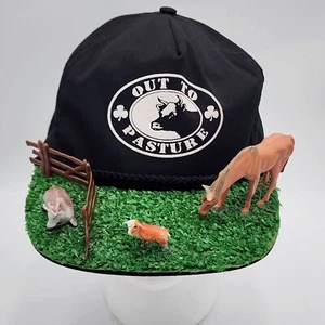 VTG Out To Pasture Diorama Brim Farm Animal Figures Zipper Back Hat Cap Fun RARE - Picture 1 of 9