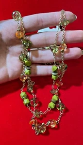 Nwt Harvest Autumn Verde Miele Plastica Perline Rosso Smalto Leaf 2T Collana B20 - Foto 1 di 2