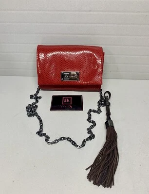 Hermosa Bandolera Pequeña PARIS 75 JPK Piel de Serpiente Roja en Relieve ~ ¡En muy buen estado! Foto 1 de 4