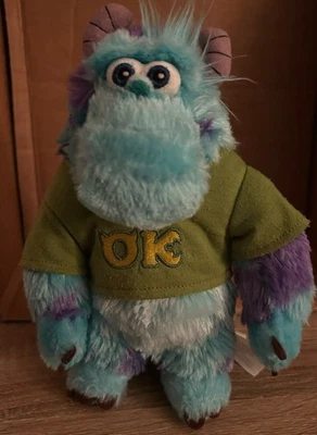 "Linda camisa de fraternidad OK de felpa de 8"" de la Universidad de Sully Monsters de Disney Store" Foto 1 de 4