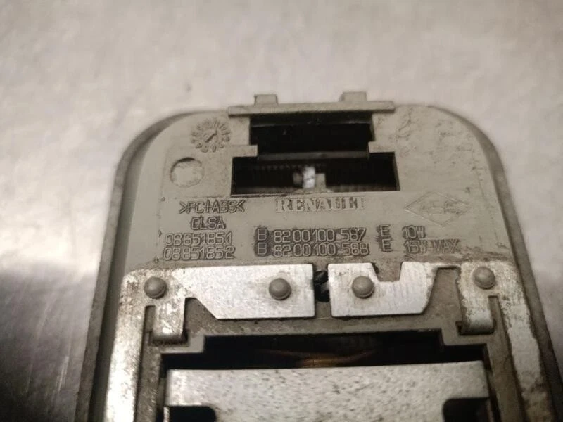 8200100587 interior light for RENAULT TRAFIC II AUTOBUS (JL) 2.5 2001 5482251 - Image 1 of 1