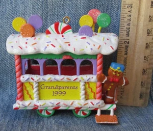GRANDPARENTS GINGERBREAD CABLE CAR Vintage 1999 Carlton Christmas Ornament ORN82 - Picture 1 of 2