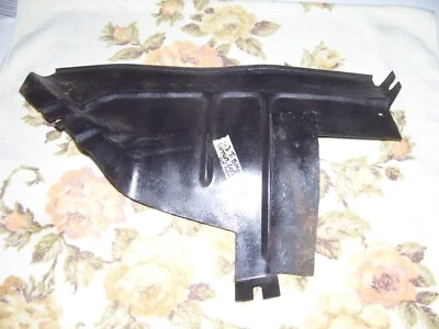 Ford Thunderbird 1963 protector contra salpicaduras para alternador Foto 1 de 4