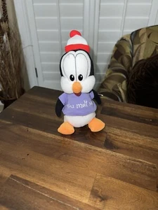 SELTEN APPLAUS CHILLY WILLY PINGUIN LILA SHIRT MÜTZE PLÜSCHTIER - Bild 1 von 6