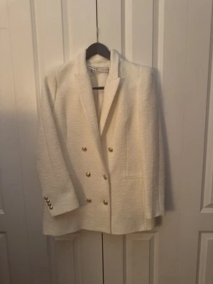 Blazer Estructurado Largo Doble Pecho en Marfil con Botones Dorados Talla L Foto 1 de 4