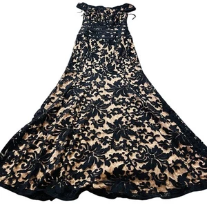 Maxi abito da sera nero donna nuovo con etichette Tadashi Shoji pizzo testurizzato taglia 6 - Foto 1 di 4