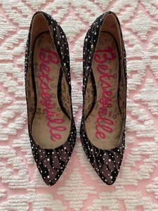 WOMENS BETSY JOHNSON BETSEYVILLE BLACK LACE HEELS PUMPS SHOES SANDALS SZ 6M - Picture 1 of 6