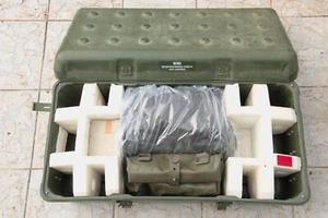 Bundeswehr GFK Kiste 80x40x30cm mit ABC Schutzmaske + Filter + Overgarment NEU - Bild 1 von 12
