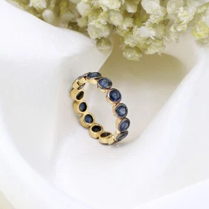 Anello Eternity In Zaffiro Blu Naturale Da 2,20 Ct Placcato Oro Giallo 14k - Foto 1 di 6