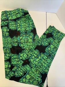LulaRoe Yeti Big Foot TC Tall & Curvy Leggings Preowned Halloween Sasquatch - Picture 1 of 4