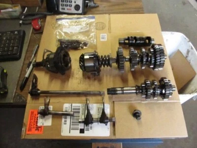 Suzuki VS800 2000 Intruder transmisión completa 24131-38A03 Foto 1 de 4