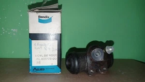 CILINDRETTO FRENI ANTERIORE DX PER RENAULT 4 - 5 - 6 marca BENDIX cod. RL621778 - Foto 1 di 4