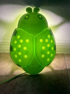 Lámpara de Pared Ikea Ladybug Luz Nocturna SMILA BAGGE Infantil Infantil Verde Lima Insecto Foto 1 de 4