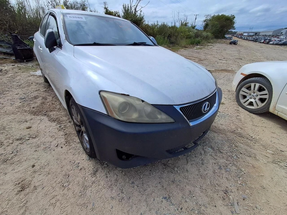 2006 Lexus IS250 Front Windshield Wiper Motor OEM 143K Miles - Used - Image 1 of 4